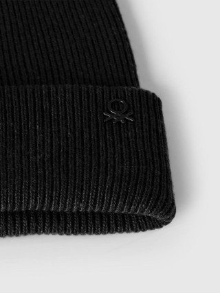 Benetton dečija pletena kapa 