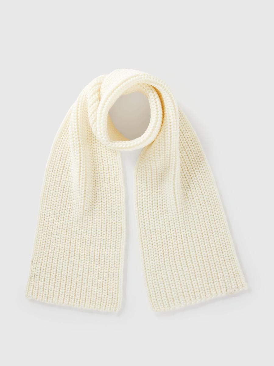 Benetton dečiji pleteni šal 