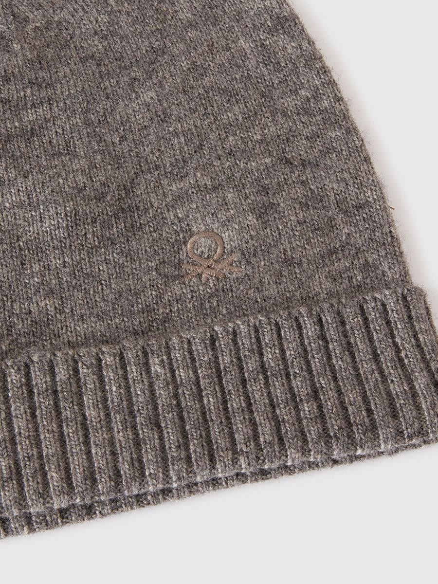 Benetton ženska pletena kapa 