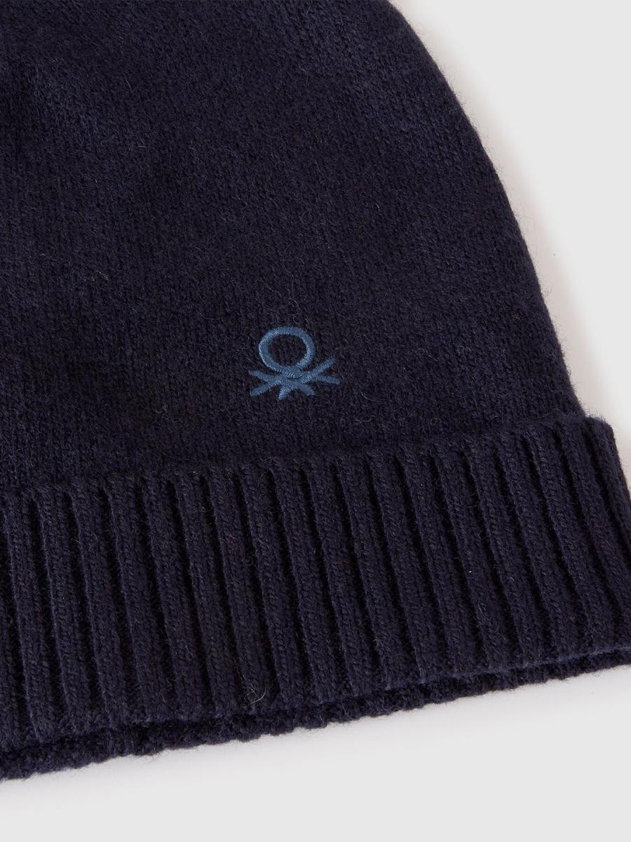 Benetton ženska pletena kapa 