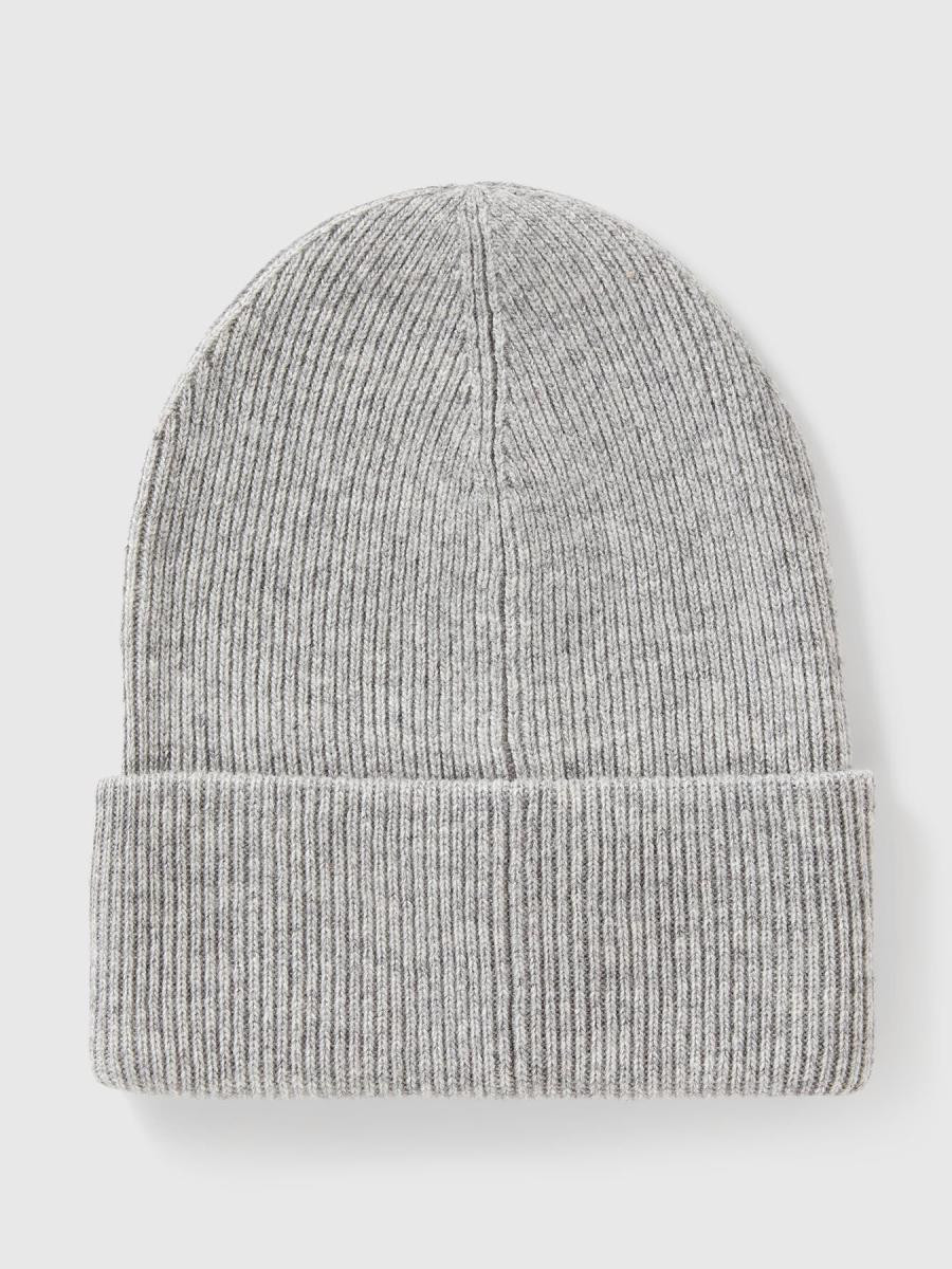 Benetton dečija pletena kapa 