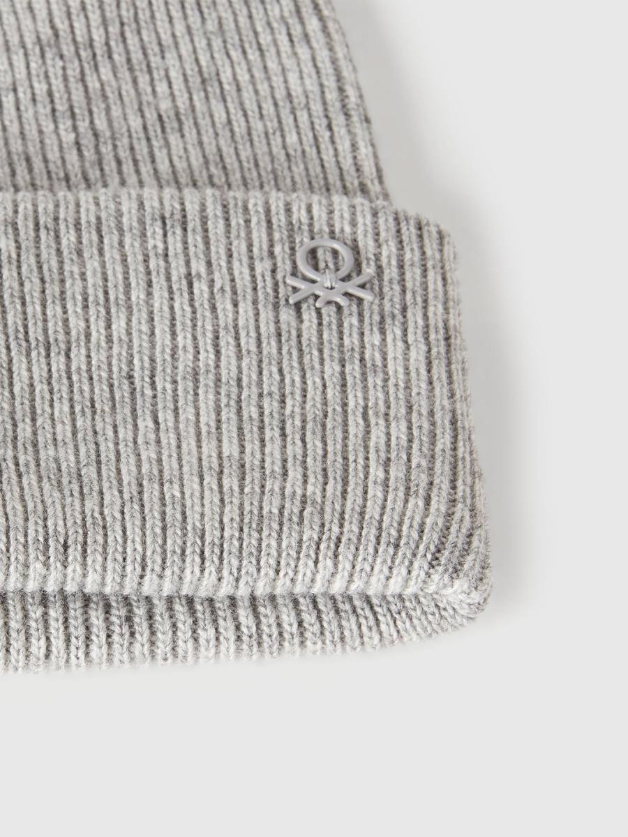 Benetton dečija pletena kapa 