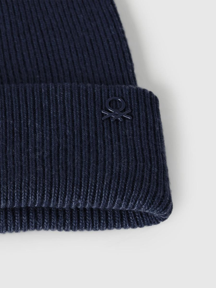 Benetton dečija pletena kapa 