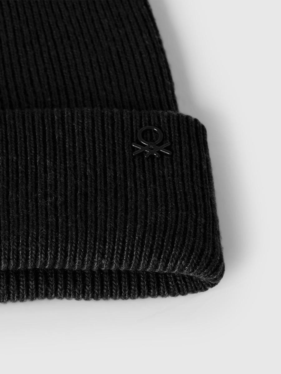 Benetton dečija pletena kapa 