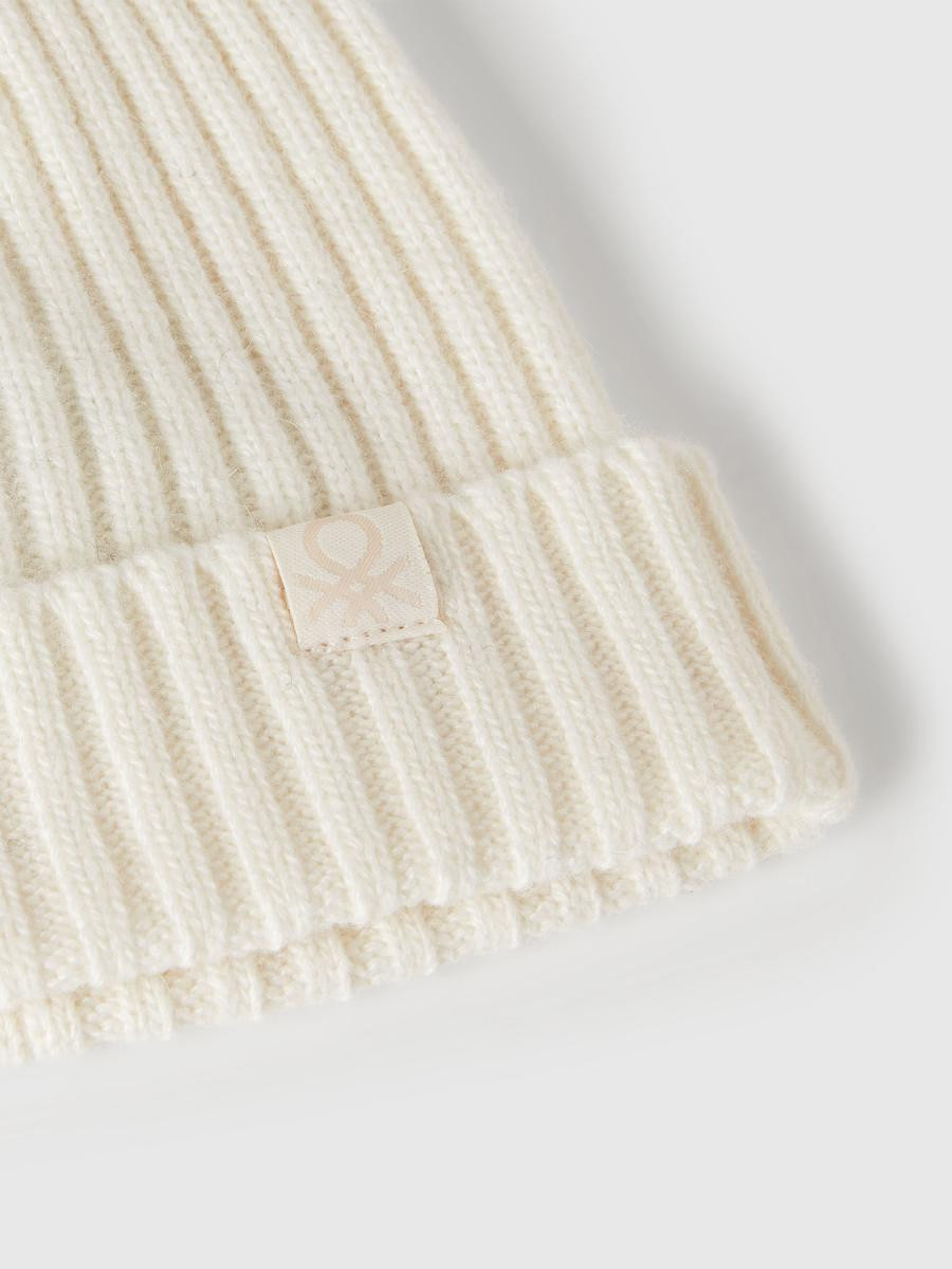 Benetton dečija pletena kapa 