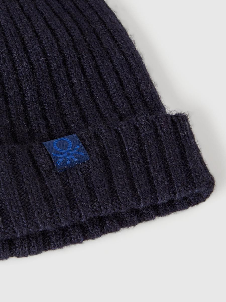 Benetton dečija pletena kapa 