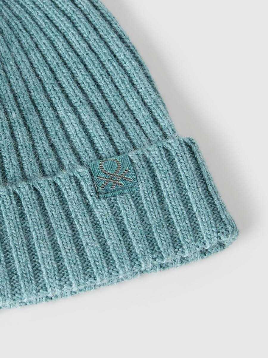 Benetton dečija pletena kapa 