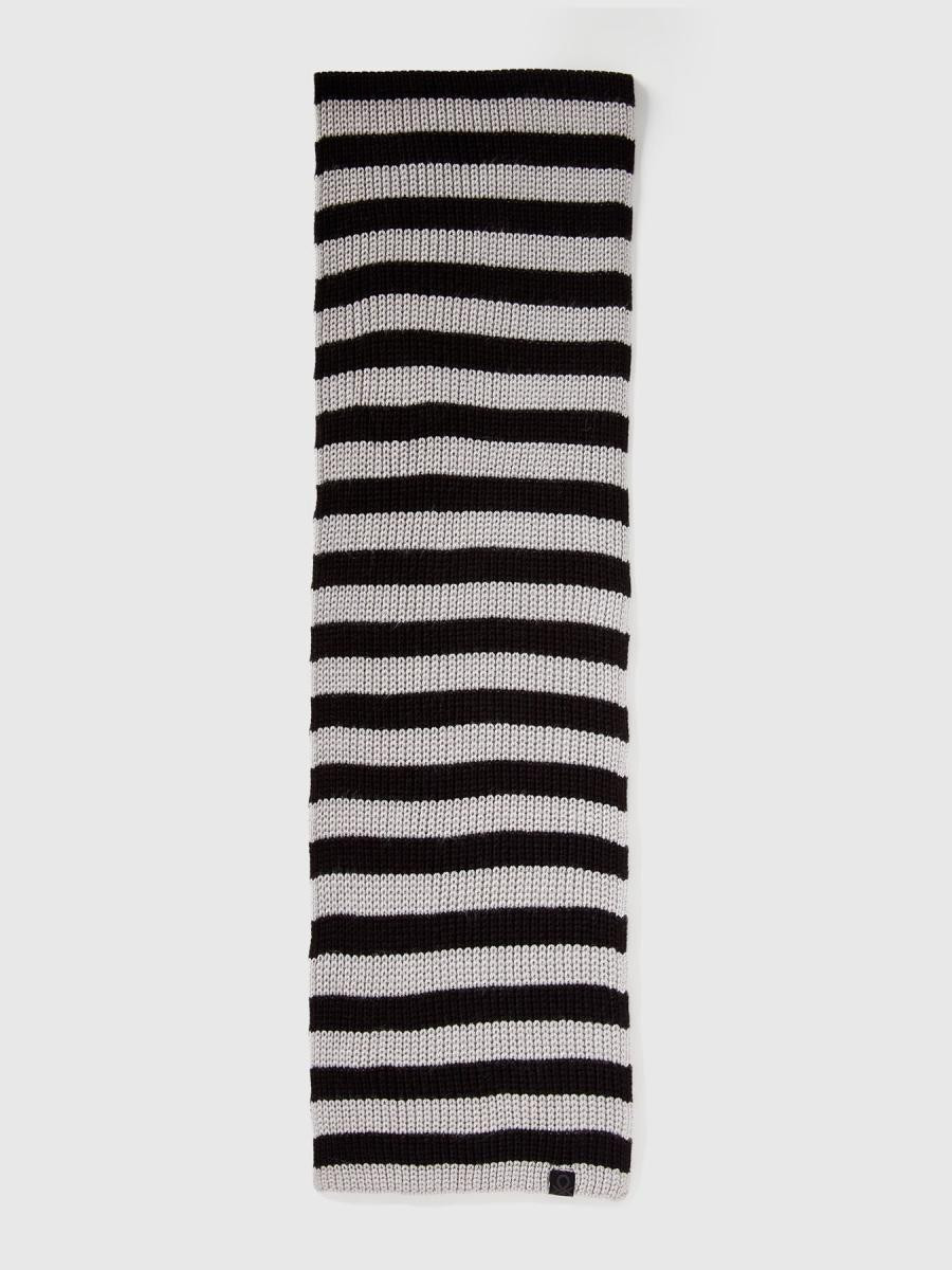 Benetton dečiji pleteni šal 