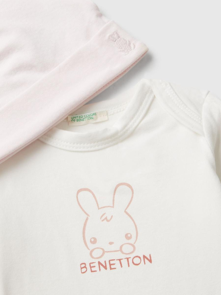 Benetton komplet bodi, pantalone i kapa za bebe 