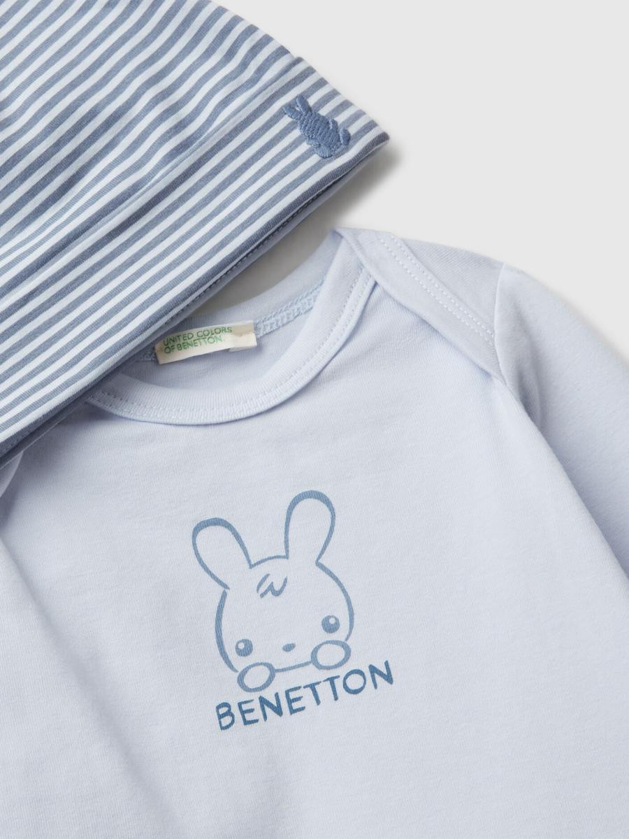 Benetton komplet bodi, pantalone i kapa za bebe 