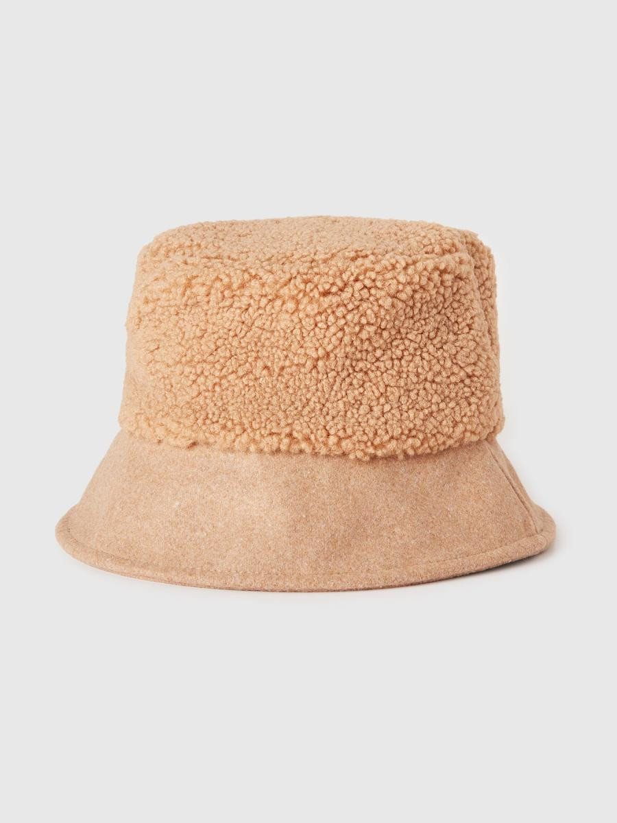 Benetton ženska kapa 