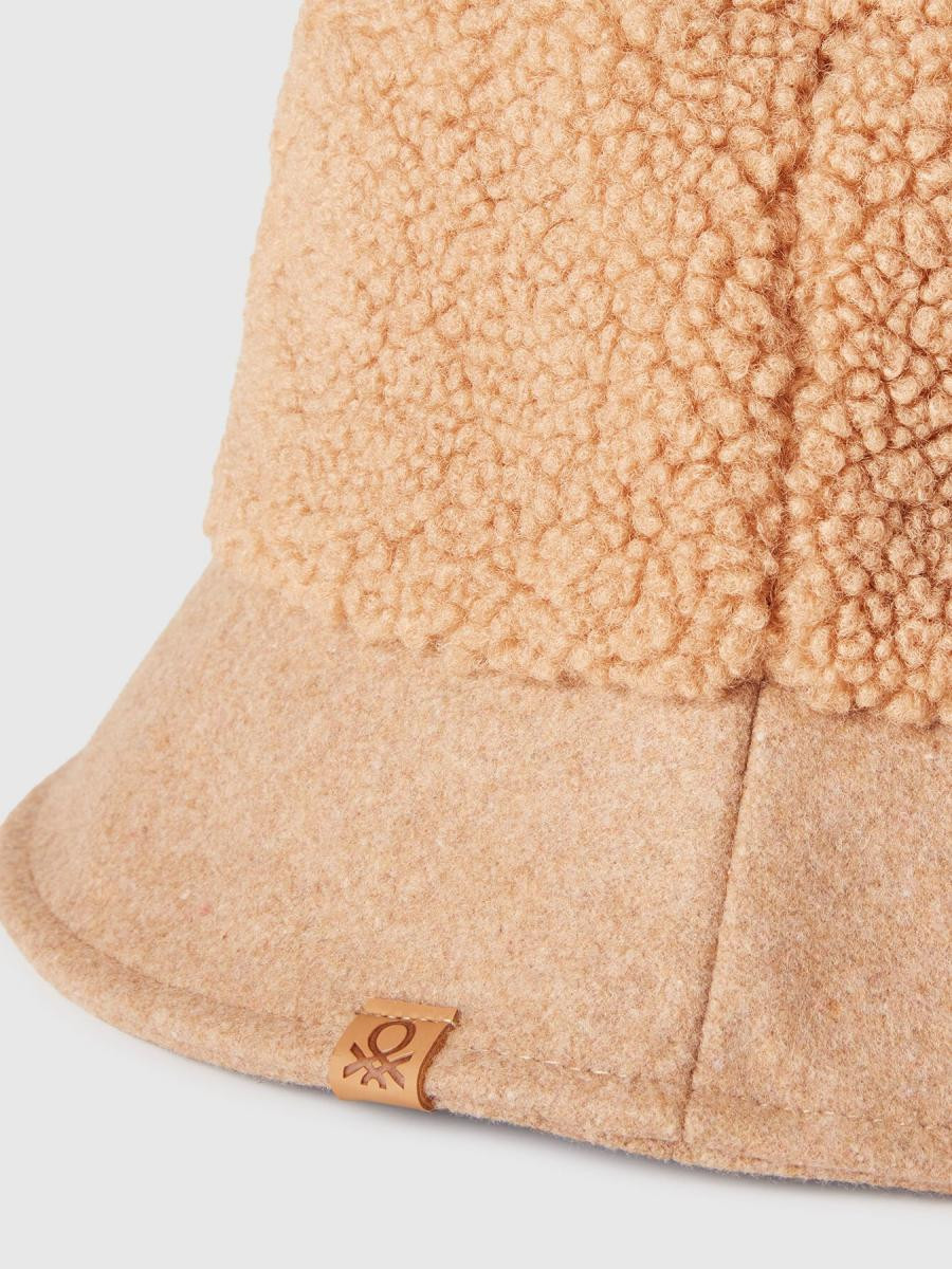 Benetton ženska kapa 