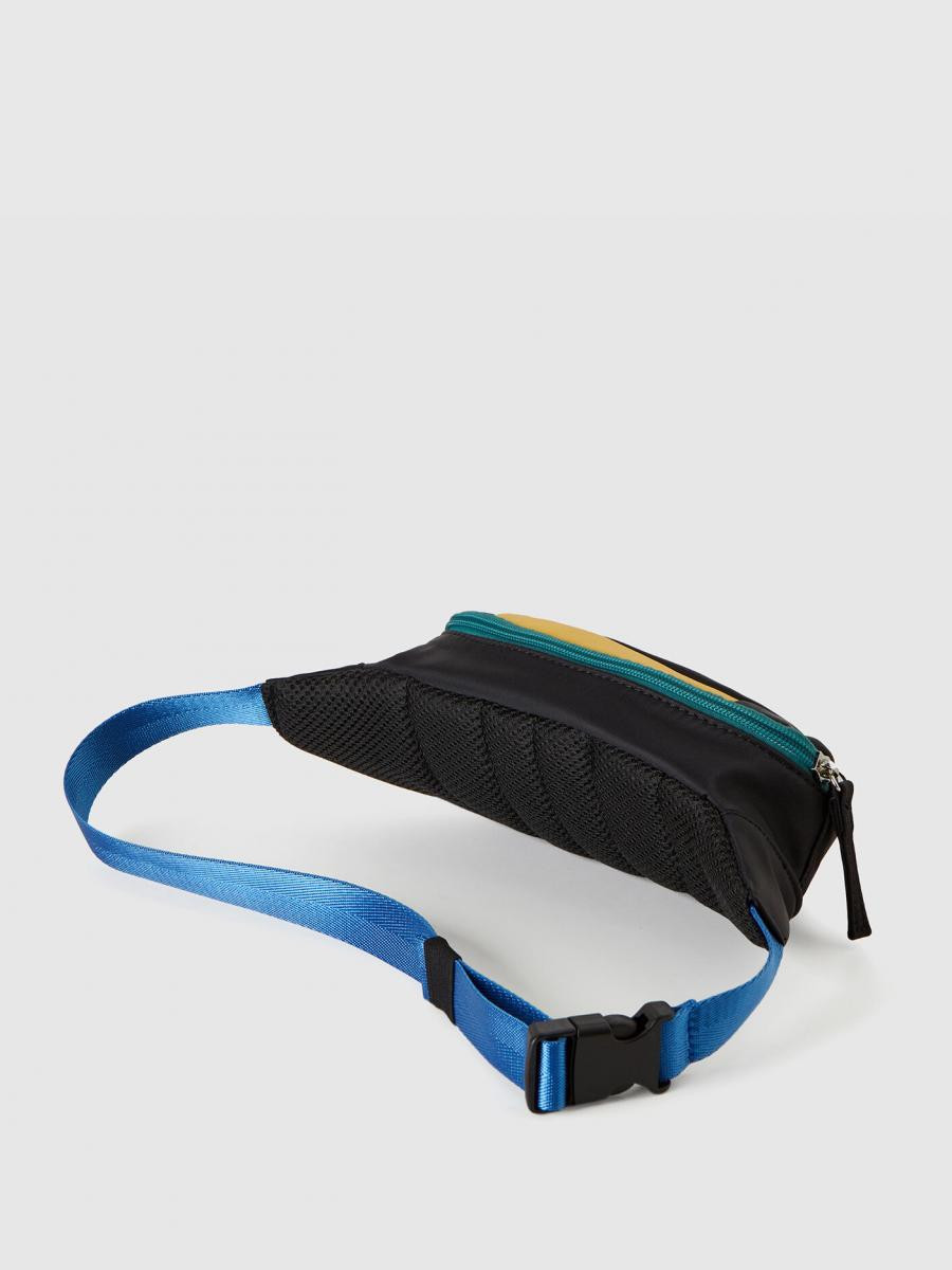 Benetton dečija torbica 