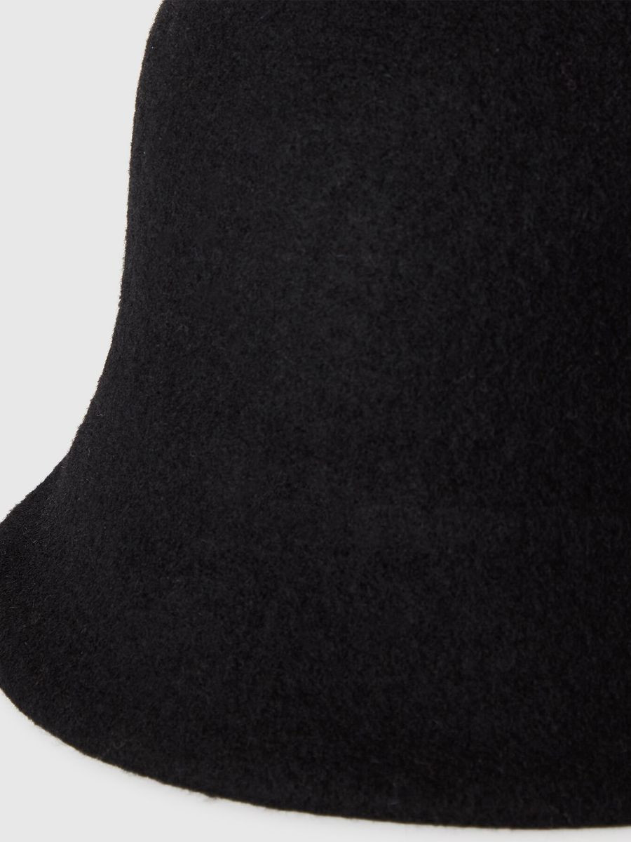 Benetton ženska kapa 