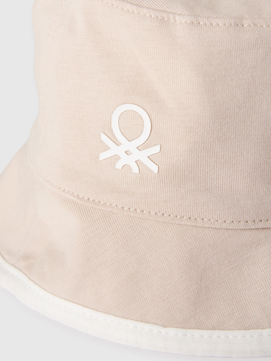 Benetton dečija kapa 