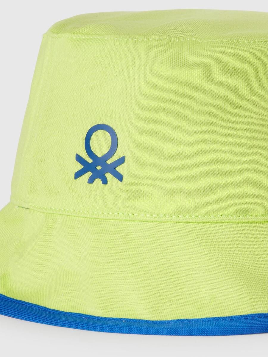 Benetton dečija kapa 